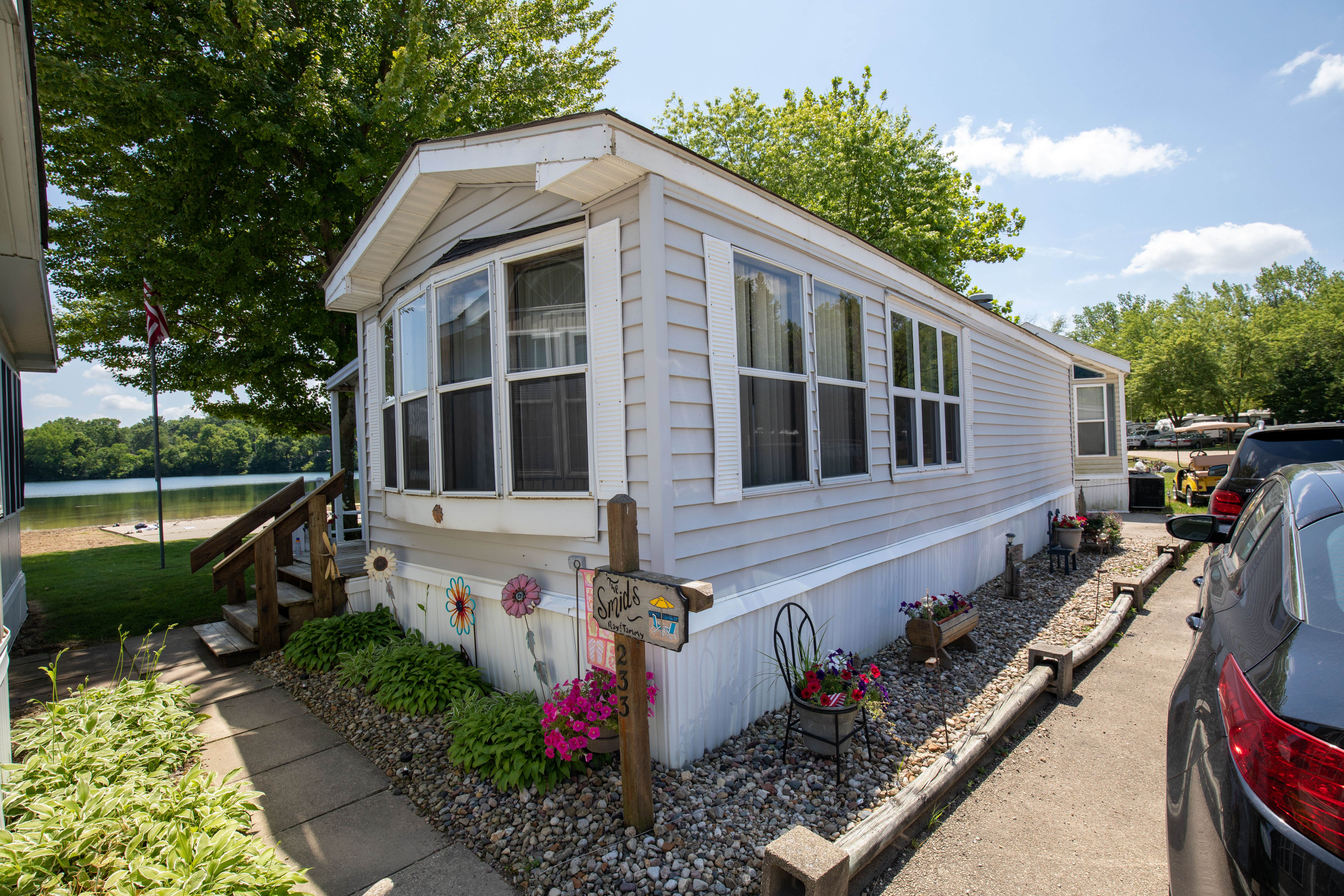 Camping near Lake LaDonna Family Campground: Lake Louise RV Resort, Stillman Valley, Illinois