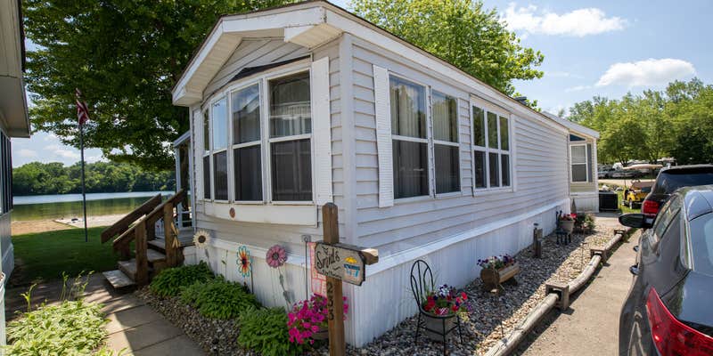 Camper submitted image from Lake Louise RV Resort