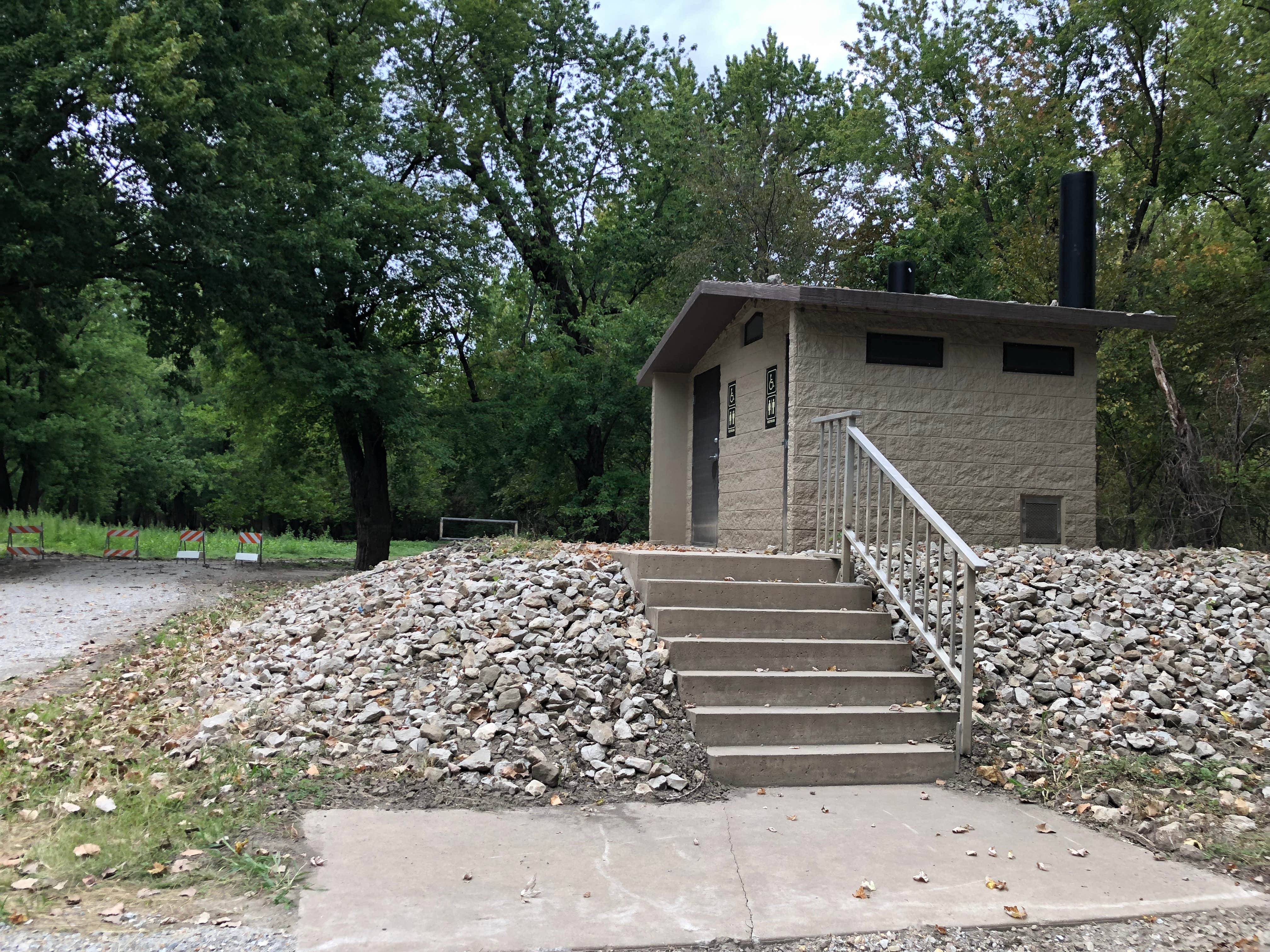 Camping near Saulsbury Bridge Recreation Area - Main Camping: Blanchard Island, Fruitland, Illinois