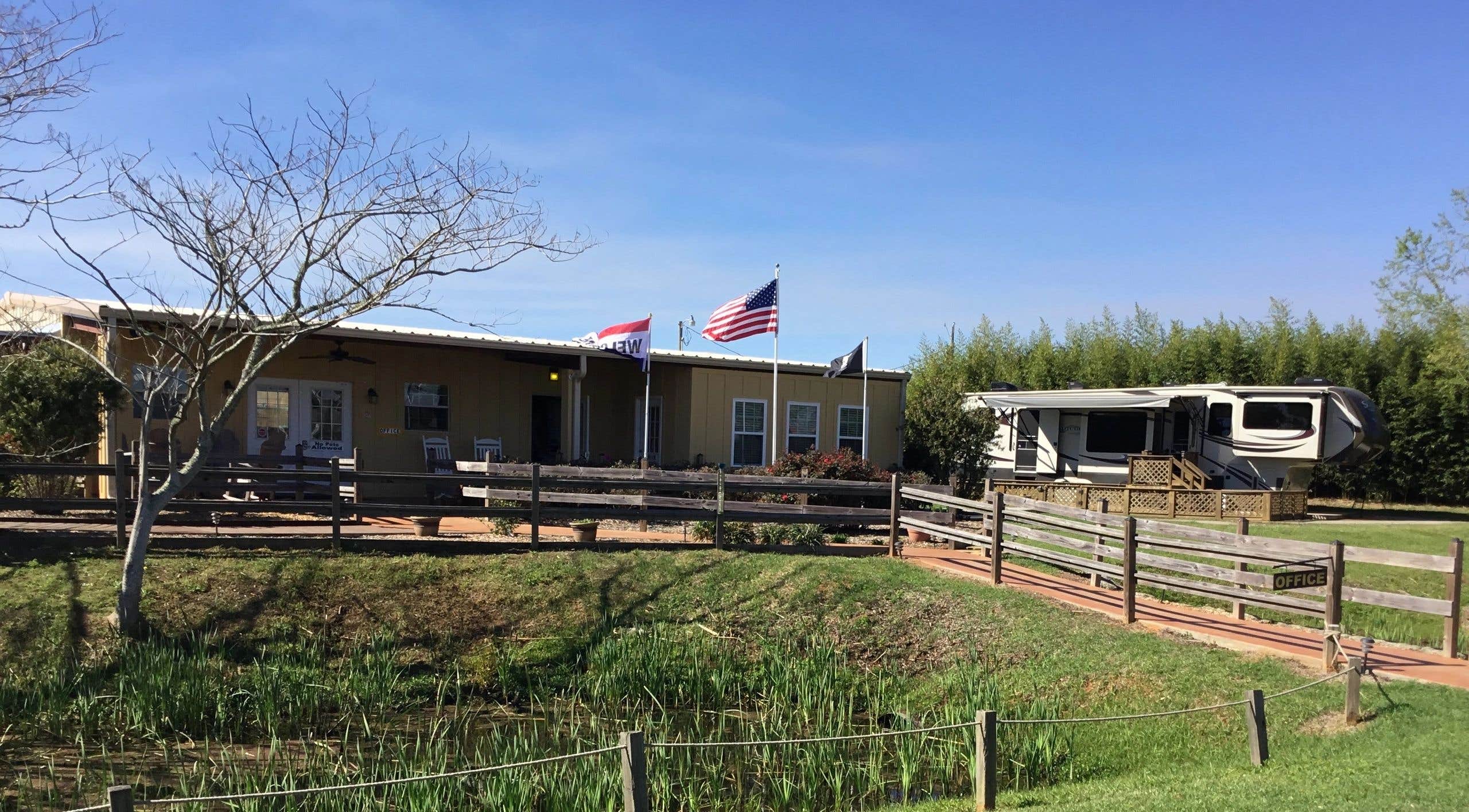 Camping near Unhitched Foley: Magnolia Farms RV Park, Magnolia Springs, Alabama