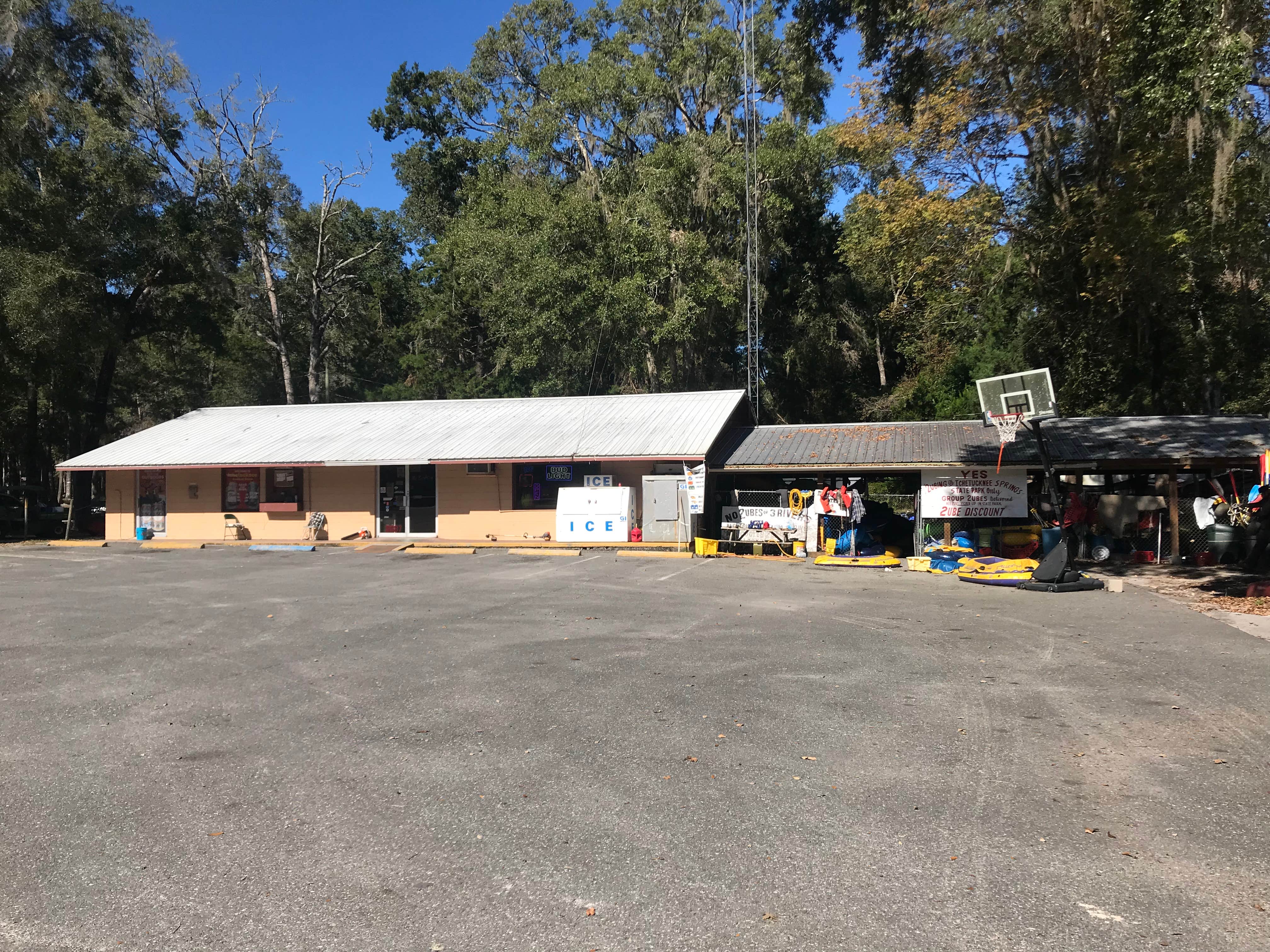 Camper submitted image from Ichetucknee Family Canoe and Cabins - 2