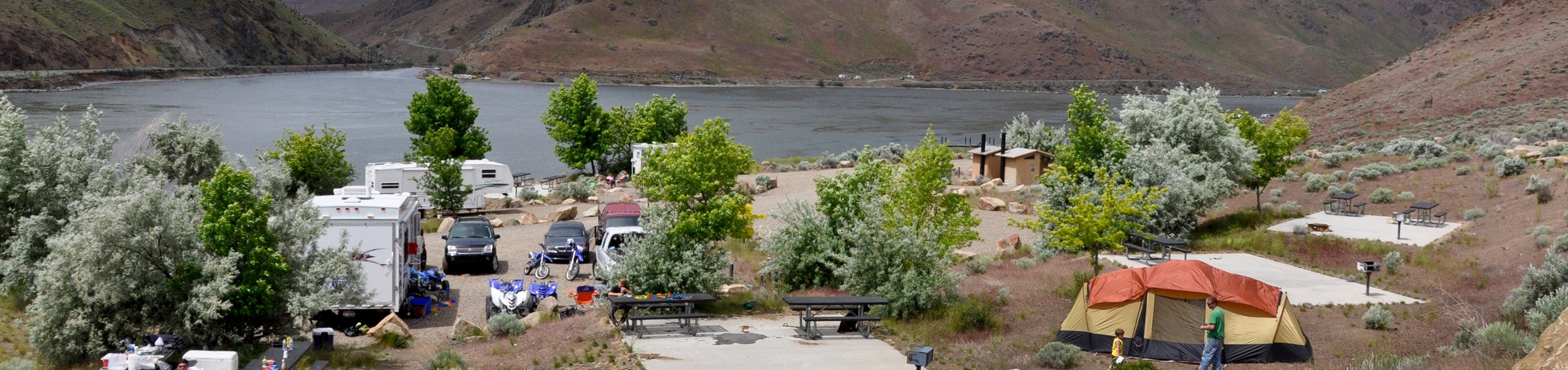 Steck Park Campground - BLM Idaho

Image of tent and trailer campers at Steck Park campground located on Brownlee Reservoir on the Snake River.

Credit: Photo - Larry Ridenhour, BLM