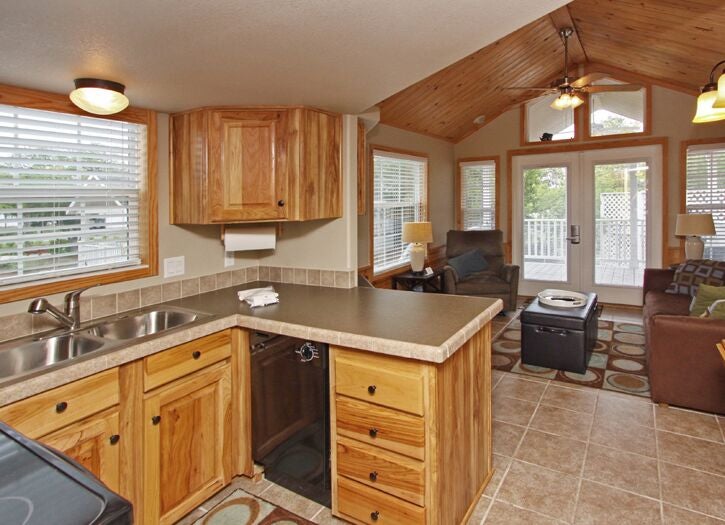 Kitchen/Living Room - Yosemite RV Resort