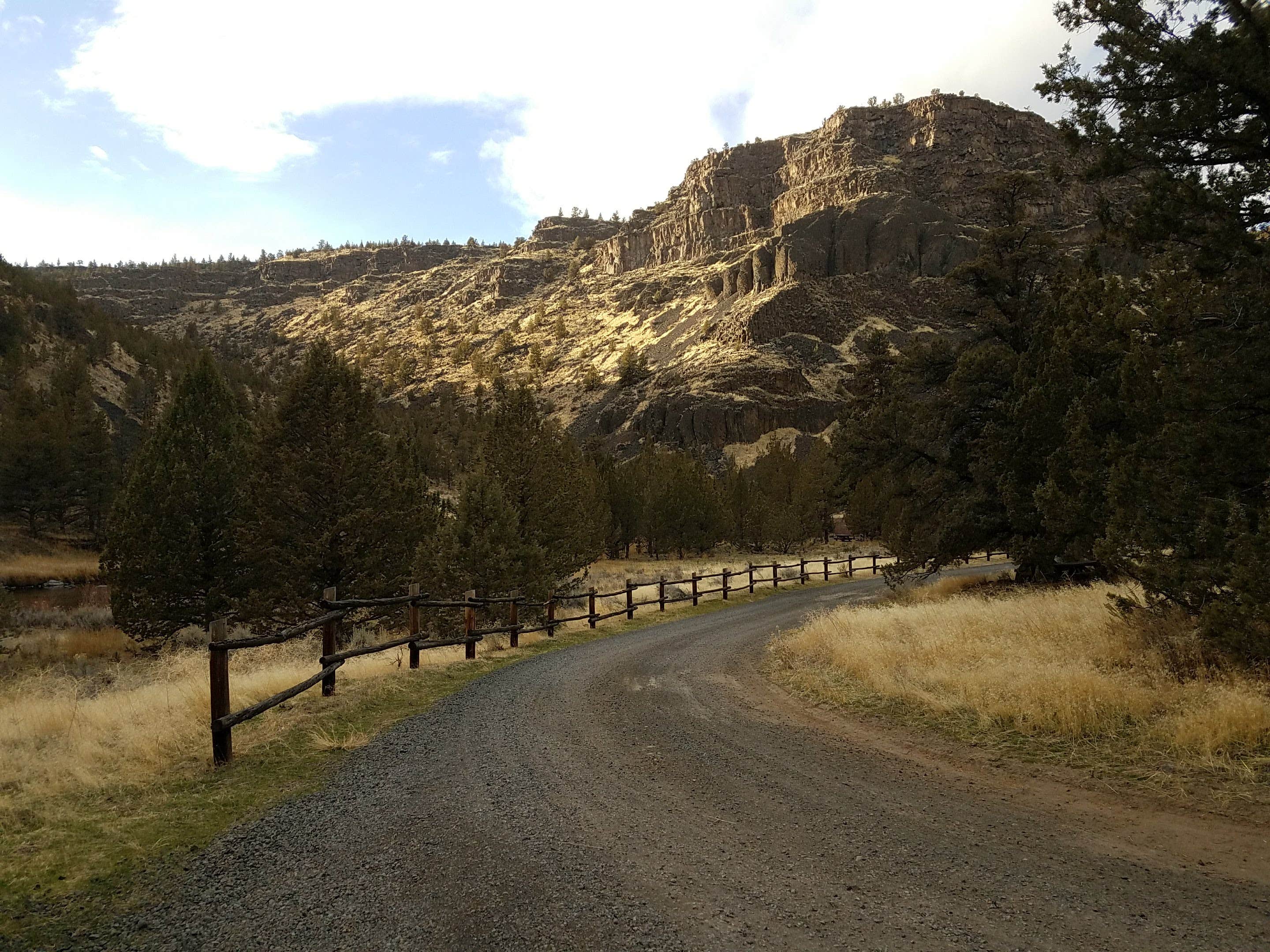 Camping near Stillwater Campground: Lone Pine Campground, Prineville, Oregon