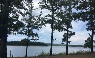 Camping near Dam Area: Pikeville Creek Campground, New Melones Lake, Arkansas