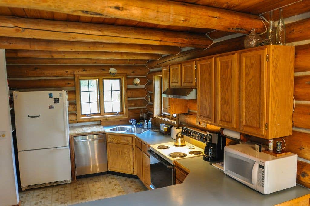 Mountain Log Home Camping Wilsall, MT