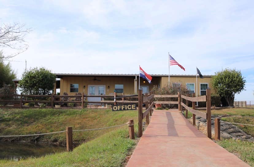 Camper submitted image from Magnolia Farms RV Park - 3