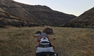 Camping near Beavertail Recreation Site: Hike in from Lower Deschutes State Rec Area, Moro, Oregon