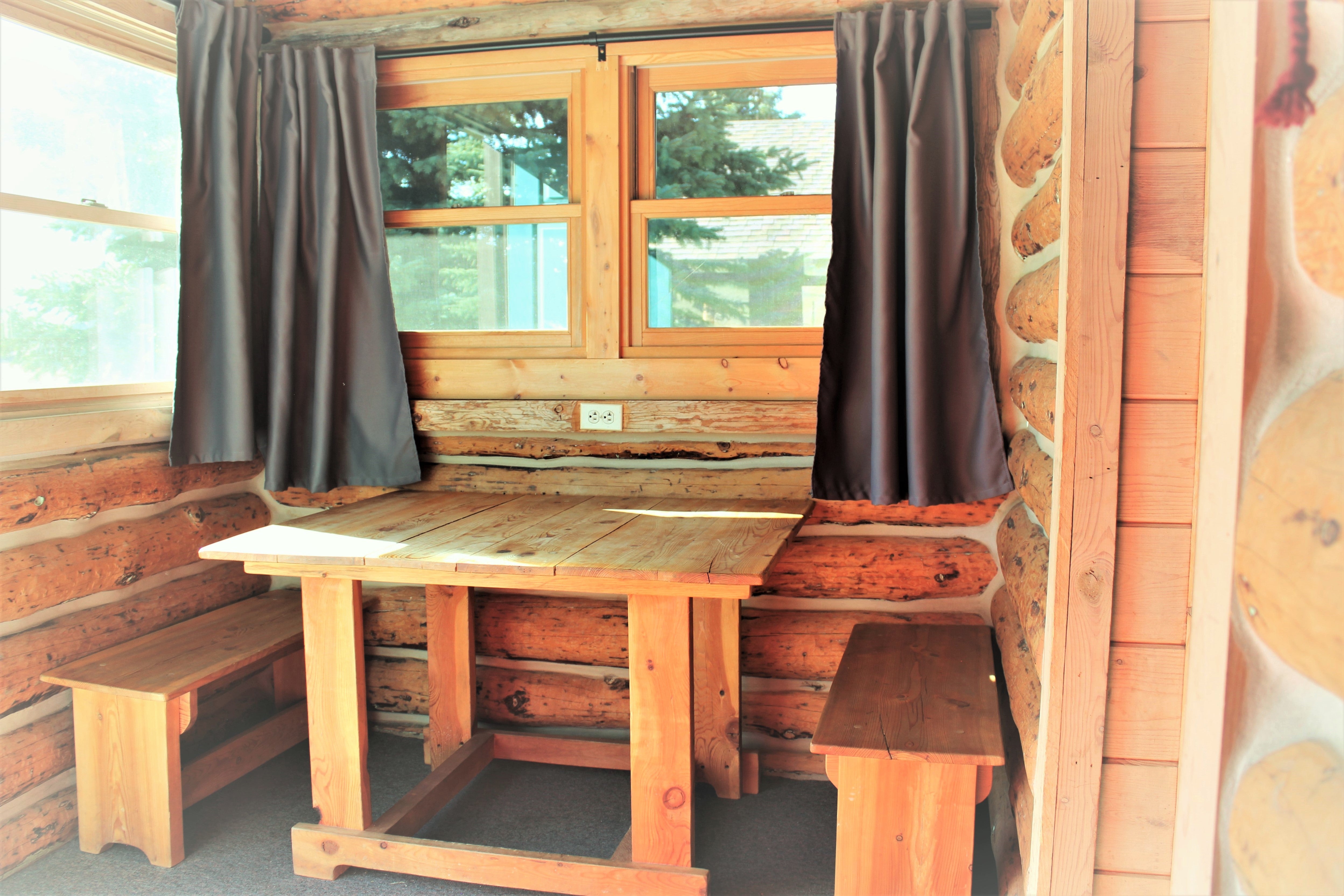 Cabin 4 dining area