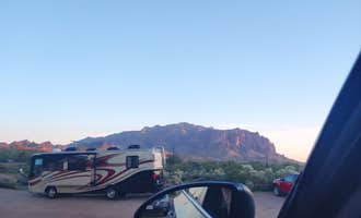 Camping near Superstition Mountains -- Dispersed Sites along Hwy 88: Horse Trails Boondock, Tortilla Flat, Arizona
