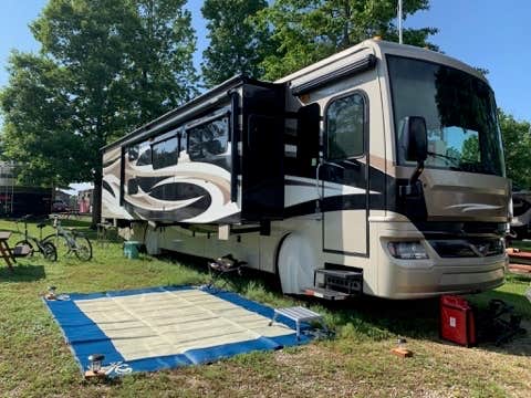 Rachel H.'s photo of rv camping at Rainbow's End RV Park near Steinhagen Lake