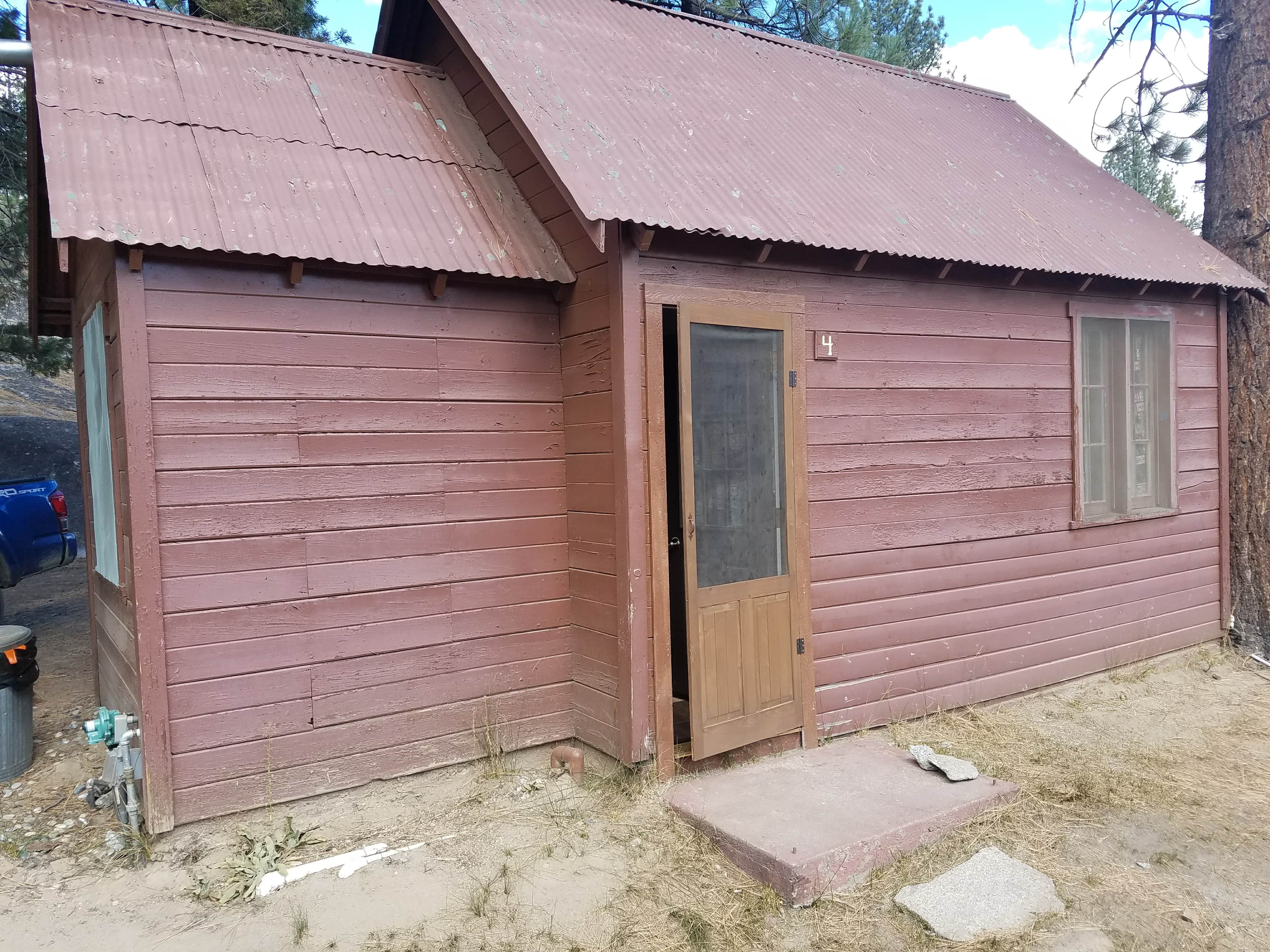 Becky O.'s photo of glamping accommodations at Mono Hot Springs near Sequoia and Kings Canyon National Parks
