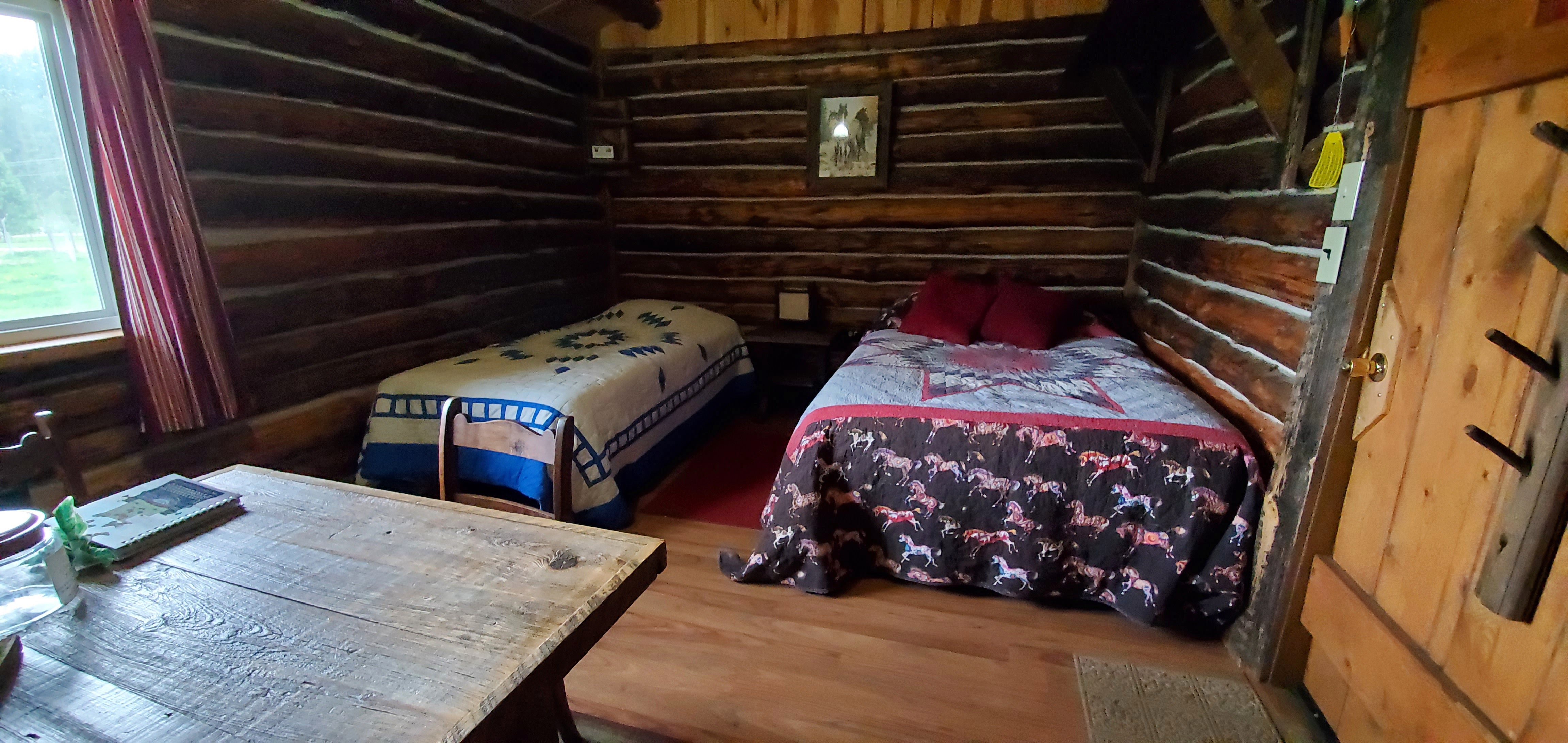 Camping Log Cabin No 1 ( 2 beds/ 3 people)