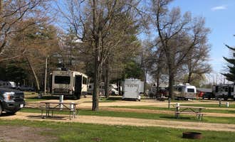 Camping near Mill Bluff State Park Campground: Oakdale KOA, Camp Douglas, Wisconsin