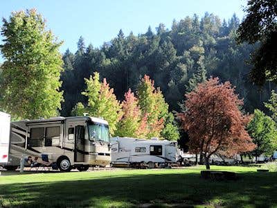 Camping near Douglas County Fairgrounds RV Park: On The River Golf & RV Resort, Myrtle Creek, Oregon
