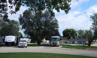 Camping near Split Rock County Park: Lakeshore RV Resort and Campground, Oelwein, Iowa