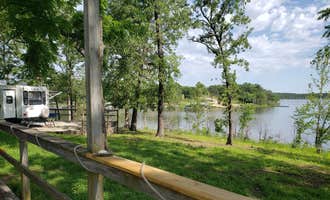 Camping near COE Pomme de Terre Lake Pittsburg Park: Lightfoot Landing, Pittsburg, Missouri