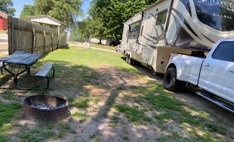 Camping near Fancy Creek - Tuttle Creek State Park: Flagstop Resort and RV, Milford, Kansas