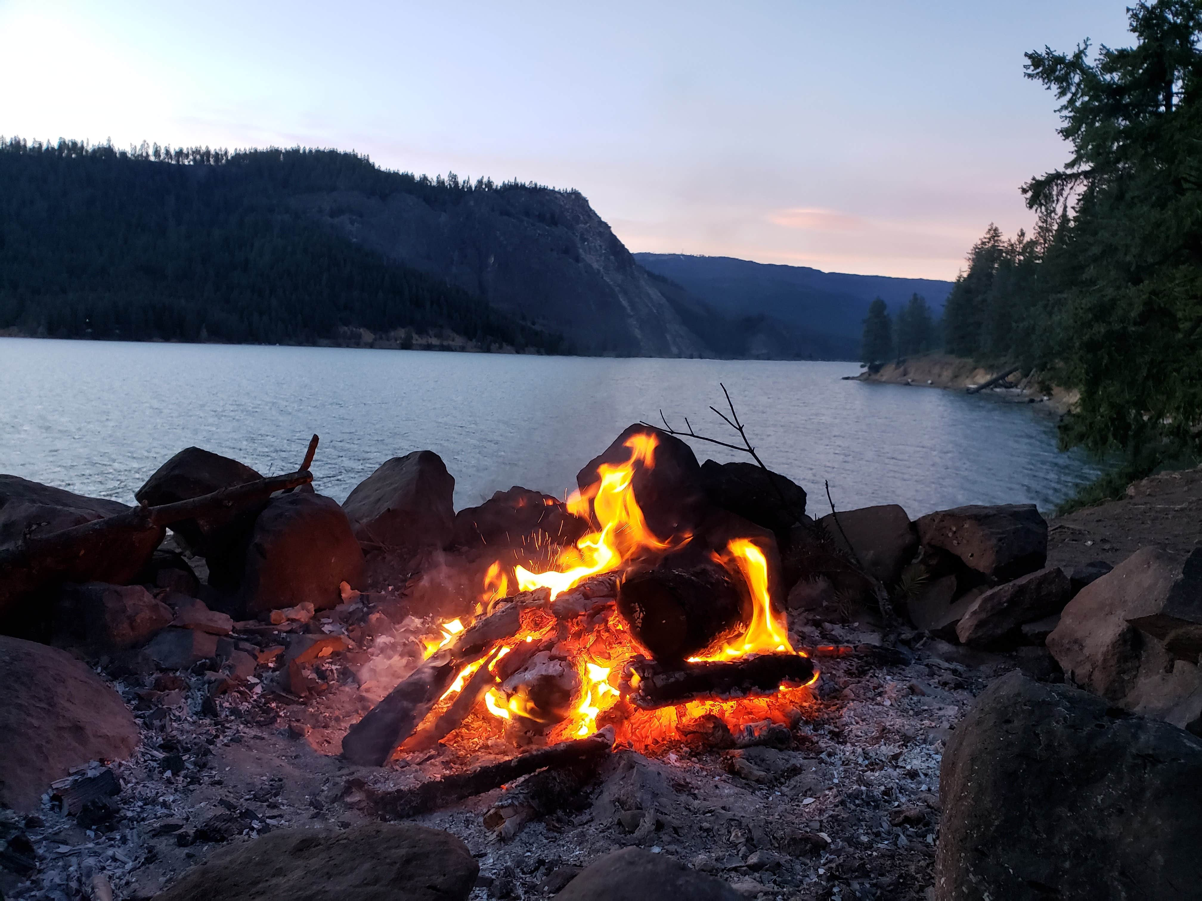 Camping near Granite Lake Dispersed Camping Area: Peninsula / Rimrock Boat Launch, Goose Prairie, Washington