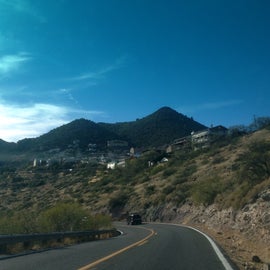 Driving to Jerome (ghost town)