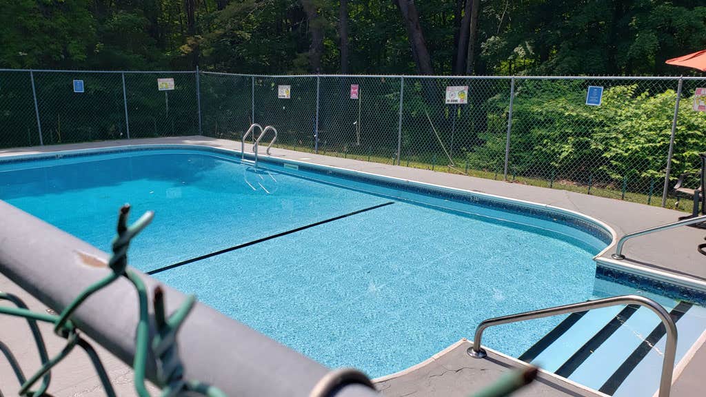 Camper submitted image from Bonnie Brae Cabins and Campsites - 2