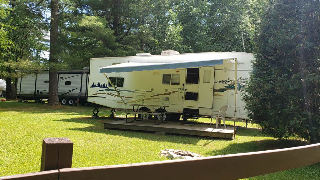 Camper submitted image from Bonnie Brae Cabins and Campsites - 4