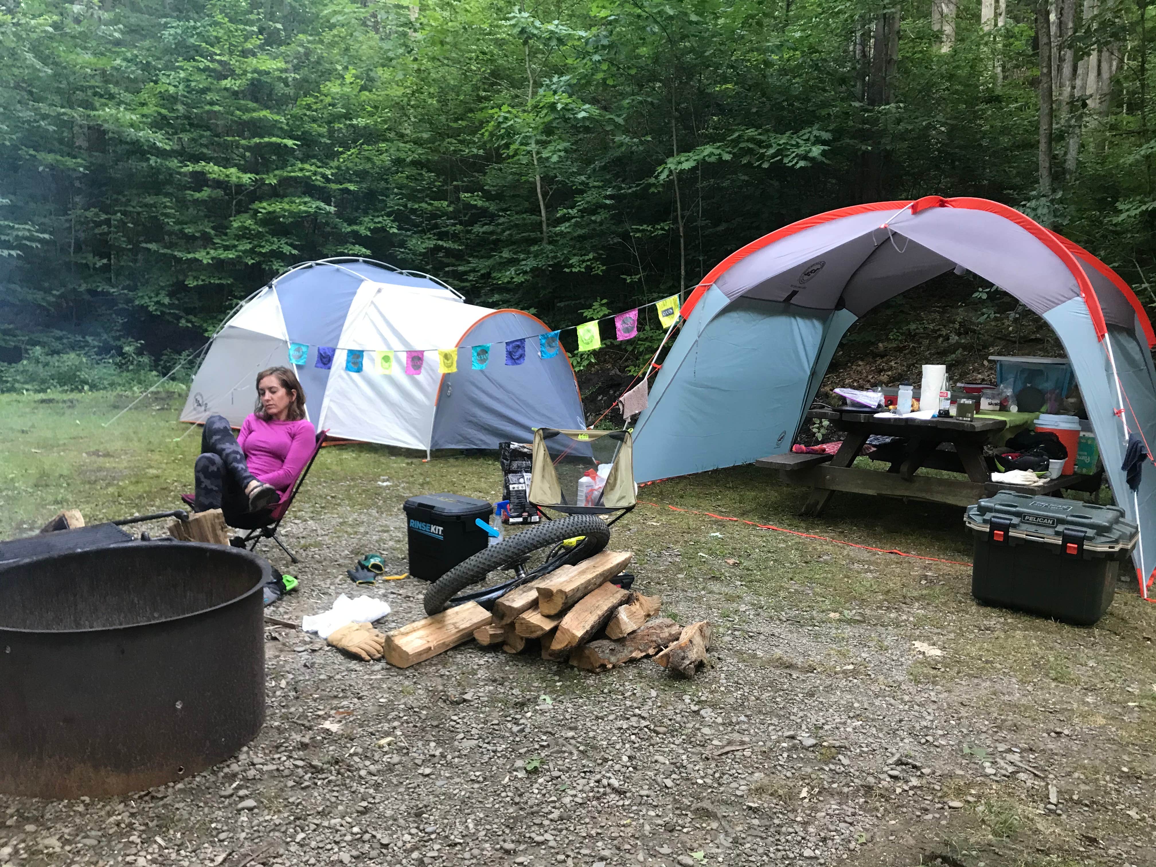 Spacious and fairly level. Large rainstorm the night before and the site drained well.