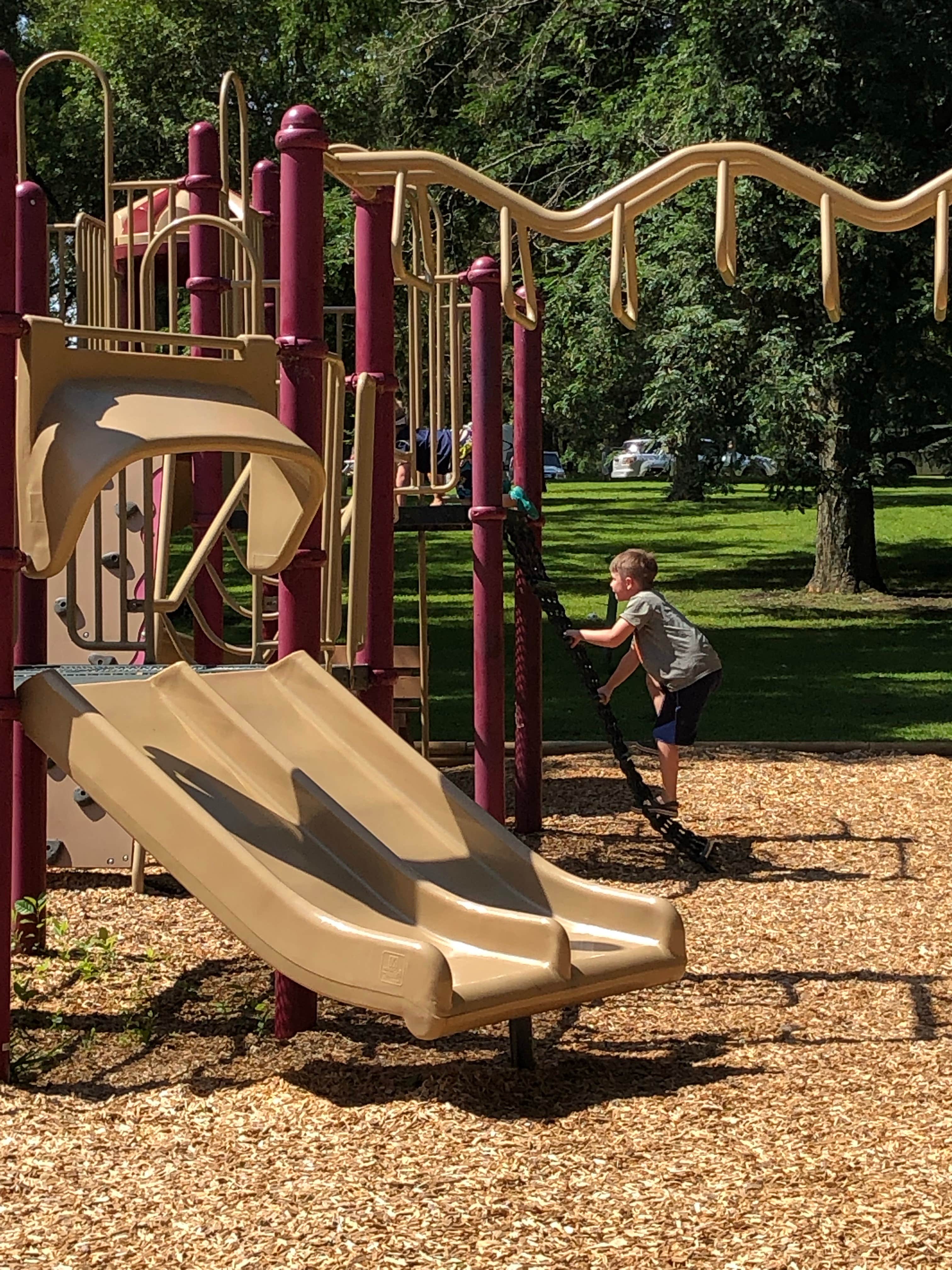 Camping near Stokes-Thomas Lake Campground: Lake Poinsett State Rec Area, Arlington, South Dakota