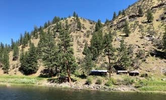 Camping near Waddington Creek  Primitive Campsite: Andreas on the River RV Park, Salmon, Idaho