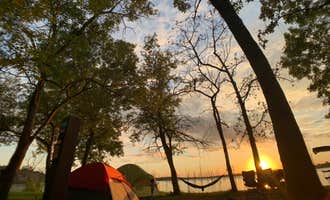 Camping near Stone Pillar Vineyard & Winery : Crappie Cove Campground, Hillsdale, Kansas
