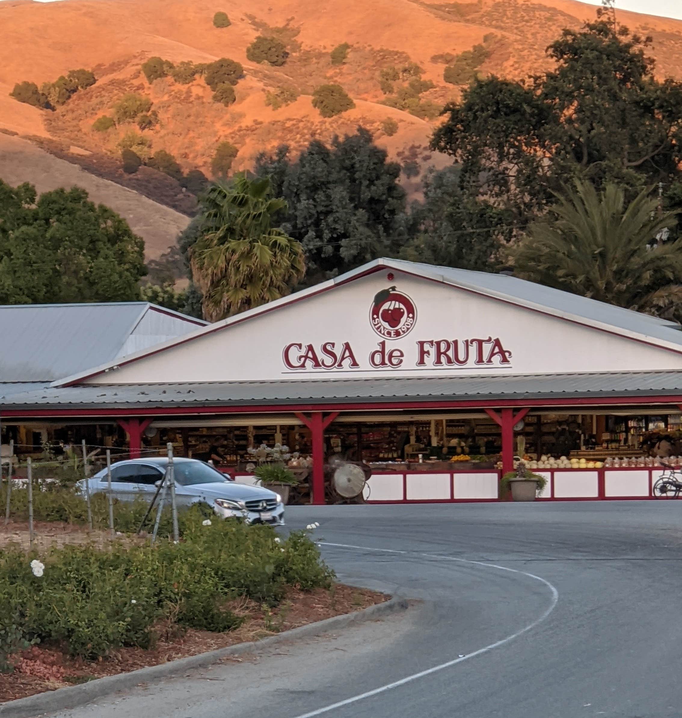 Casa de Fruta Hollister California - The Traveling Locavores