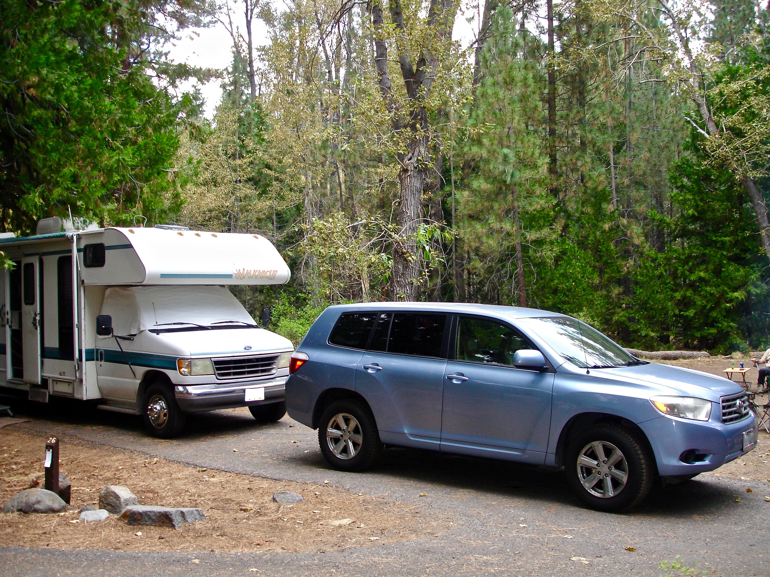 Plenty of room for two vehicles in many of the sites (that's a 29-foot RV).
