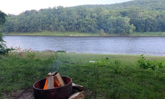 Camping near Slumberland at the River's Edge: Jerry's Three River Campground, Barryville, New York