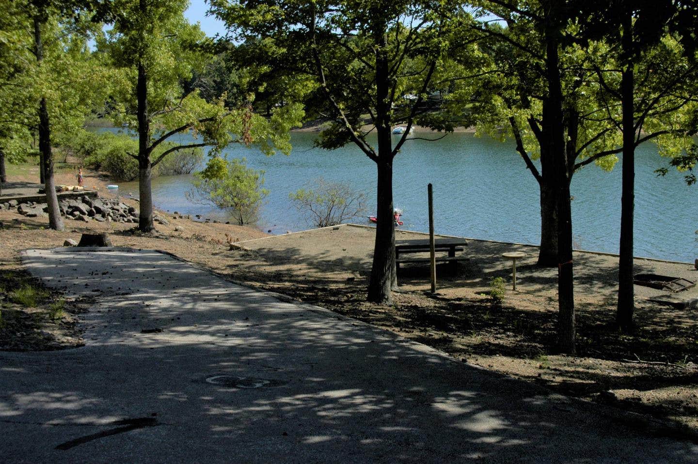 Camper submitted image from COE Greers Ferry Lake Old Highway 25 Campground - 5