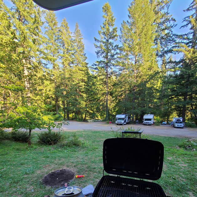 HooDoo's Patio RV Park Blue River, OR
