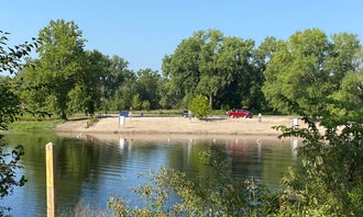Camping near Fawn Meadows - Two Rivers SRA: Goldenrod Campground, Waterloo, Nebraska