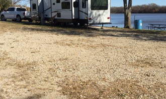 Camping near Mission Lake: Sabetha Lake, Du Bois, Kansas