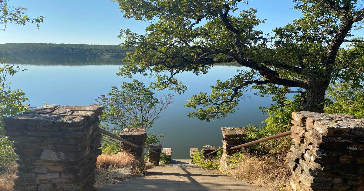 Live Oak — Lake Mineral Wells State Park