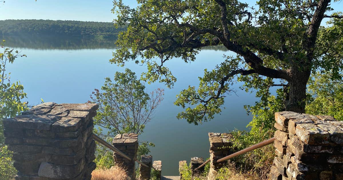 Live Oak — Lake Mineral Wells State Park