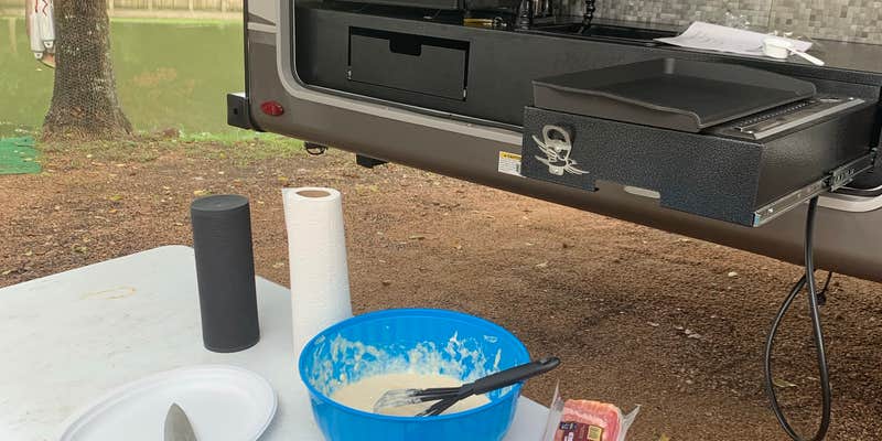 Camper submitted image from Park On The Lake