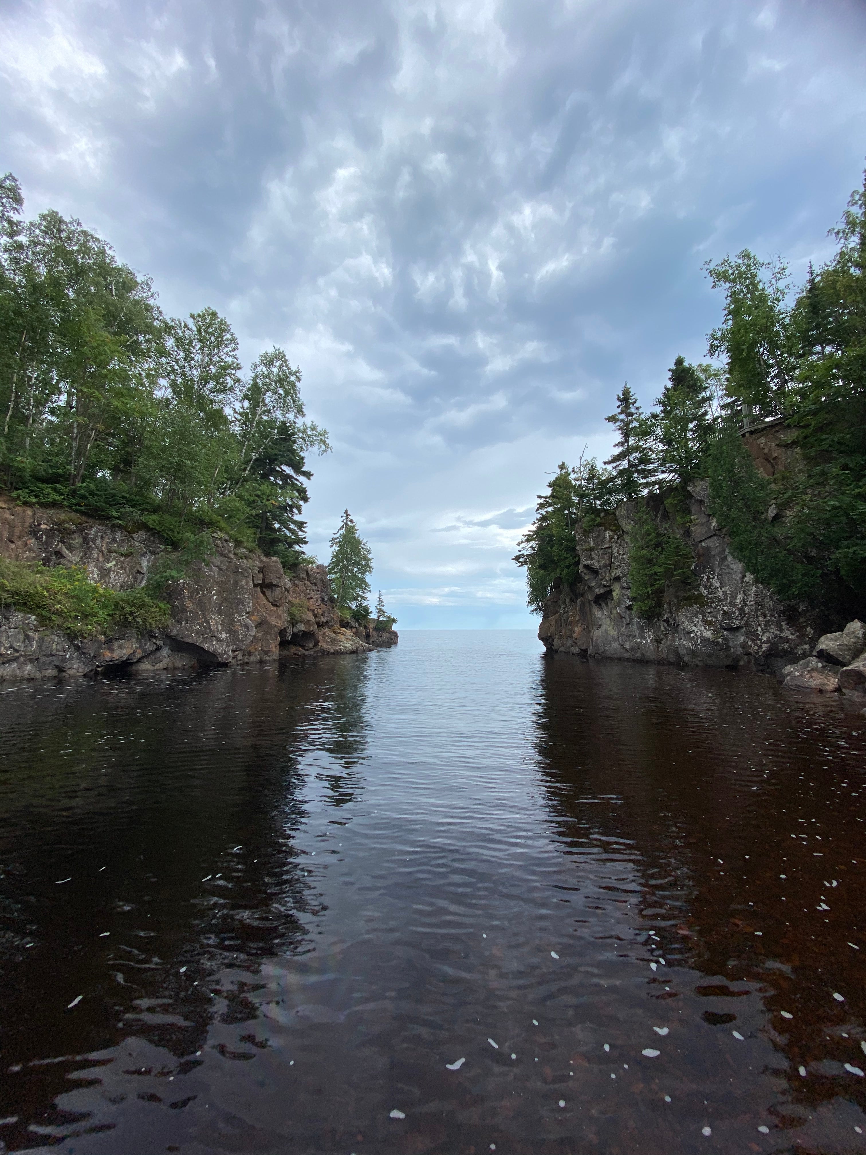 the outlet of Temperance River into Lake Superior