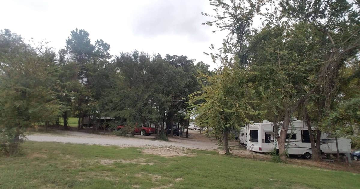 Riverbend RV Park | Newark, Texas