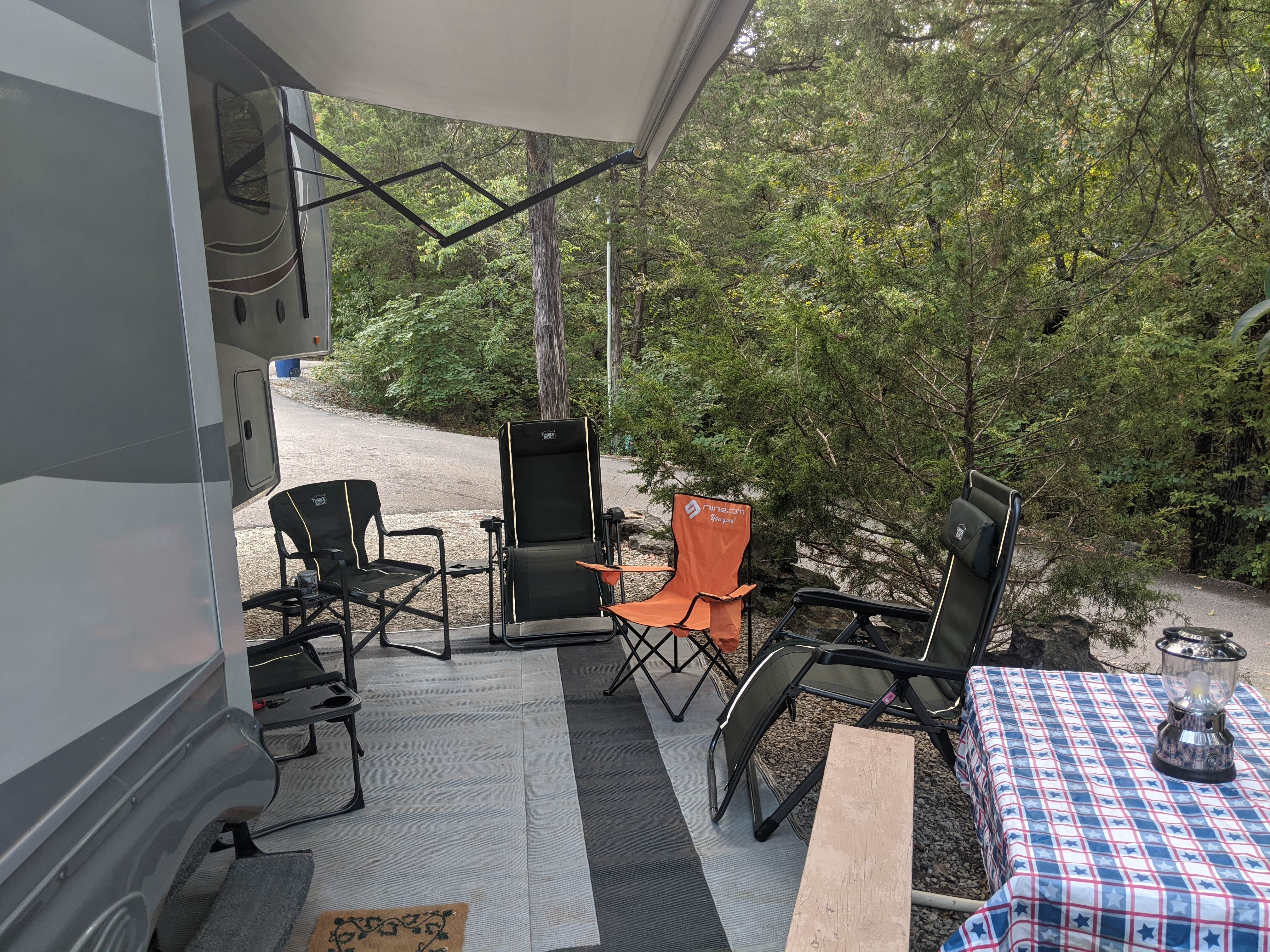 Camper submitted image from Branson Shenanigans RV Park - 5