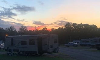 Camping near The Fruit Factory: Valdosta Oaks RV Park, Valdosta, Georgia