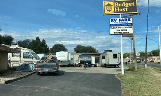 Camping near Walt's Four Seasons Campground & Country Store: Golden Wheat Budget Host and RV Park, Junction City, Kansas