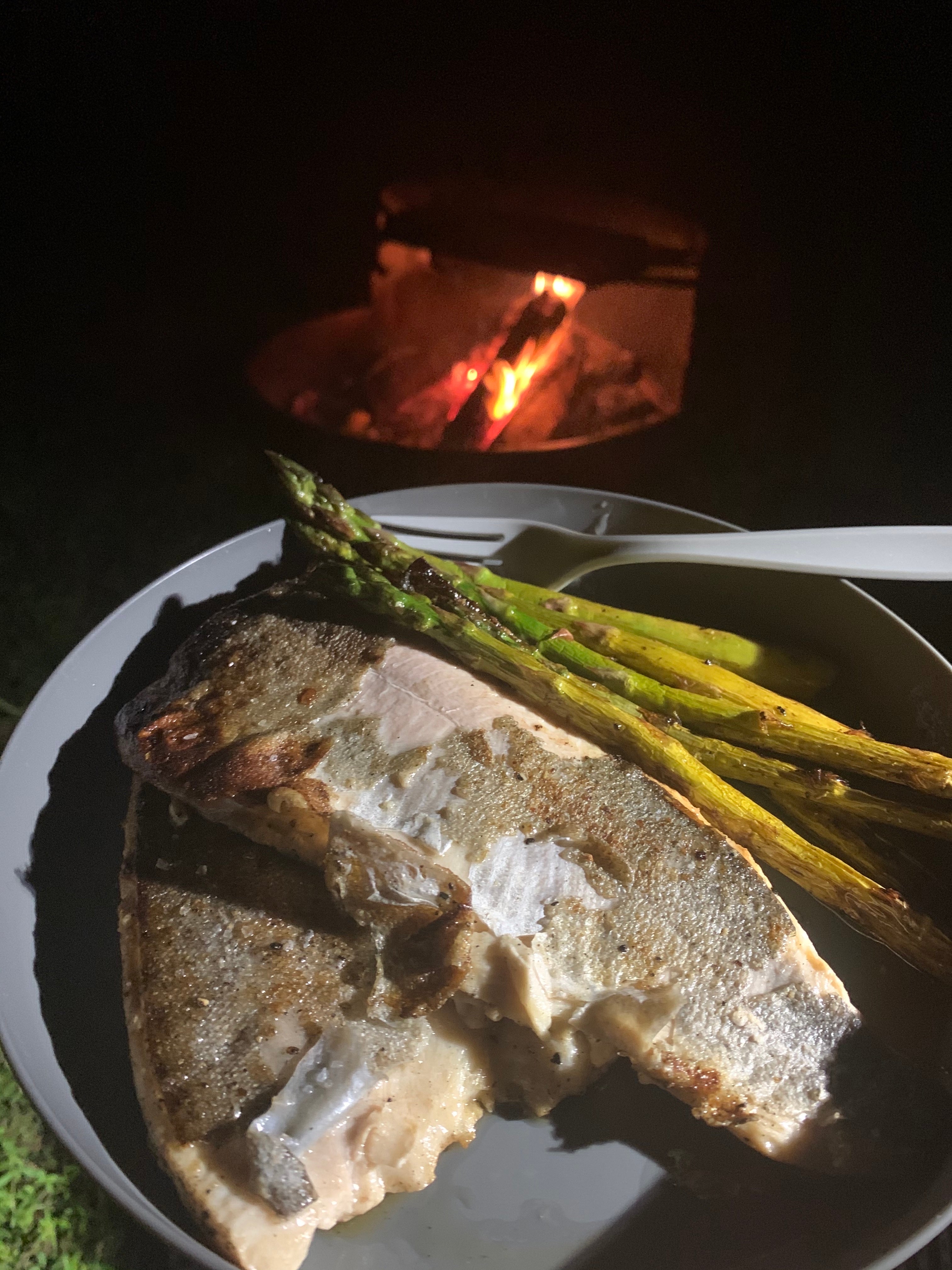 Can’t go wrong with fresh food cooked on the fire 😉
