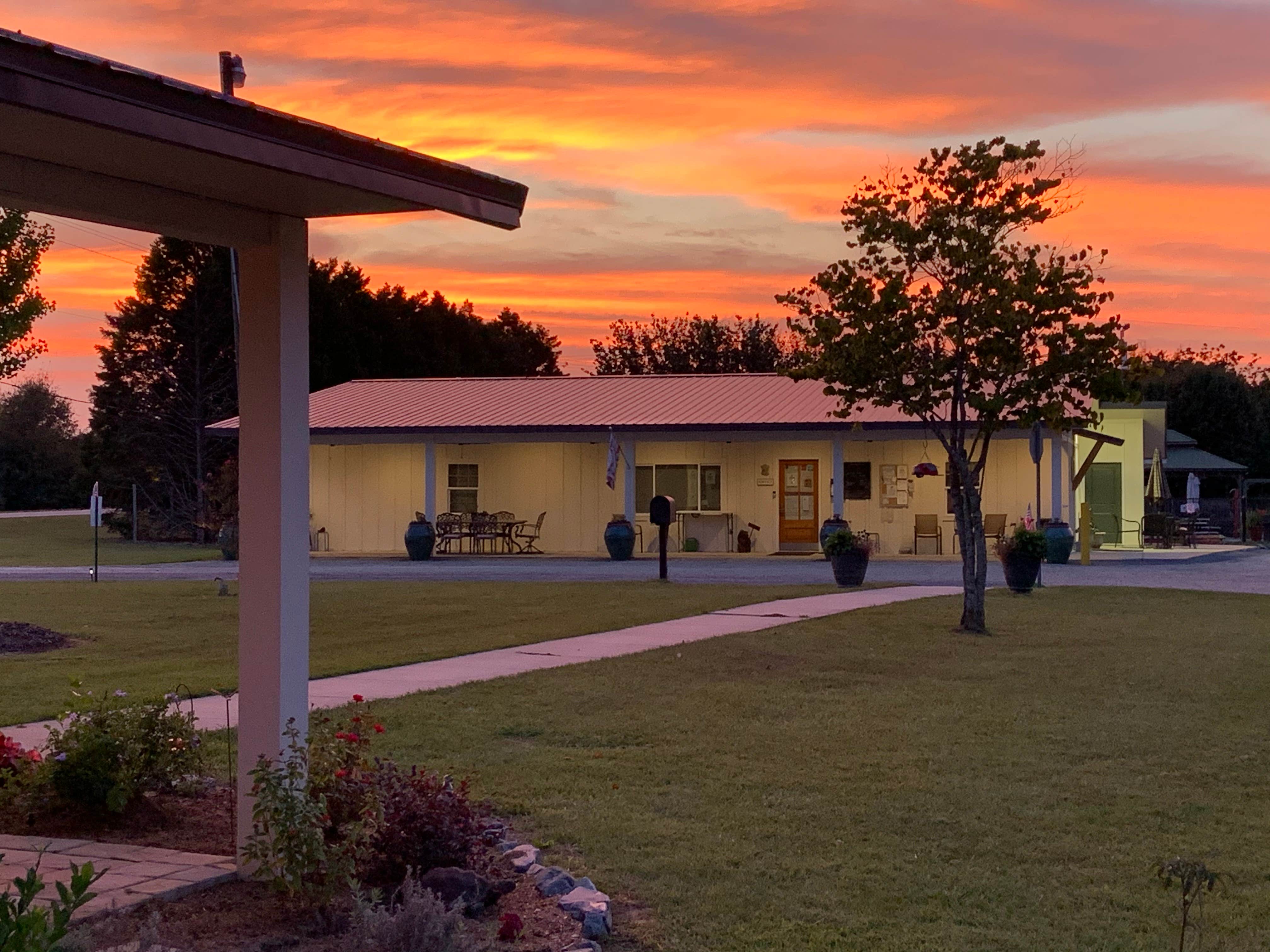 Camper submitted image from Twin Oaks RV Park - 5