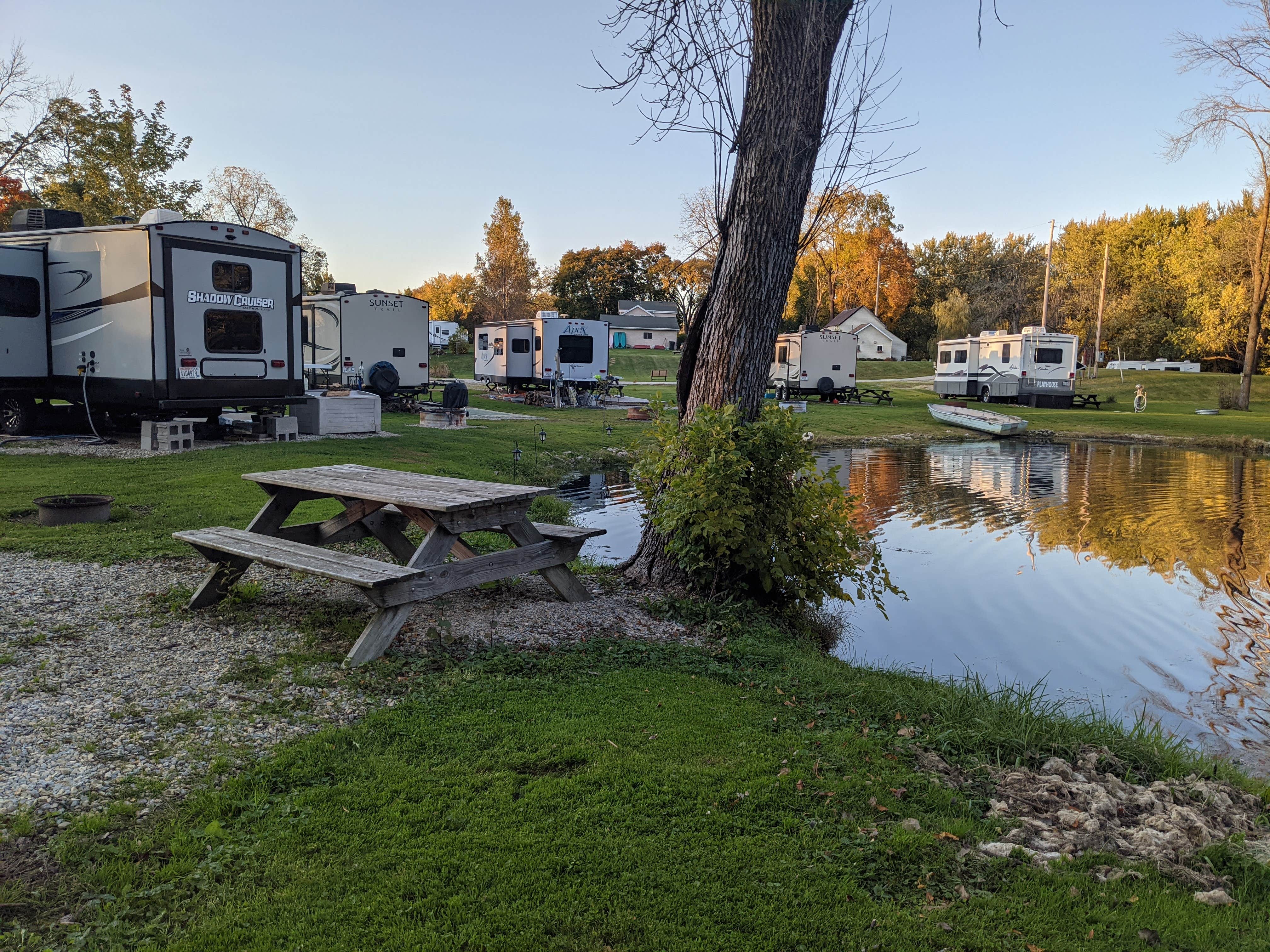 Camping near Snug Harbor Inn Campground on Turtle Lake: Hebron Campground, Palmyra, Wisconsin
