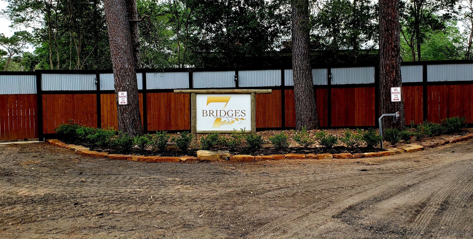 Camper submitted image from 7 Bridges Luxury RV Resort - 5