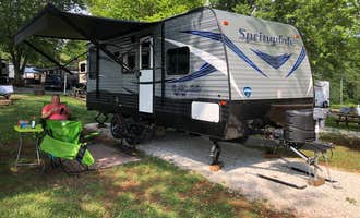 Camping near RodneysRaptors: Paradise Lake Family Campground, Appomattox, Virginia